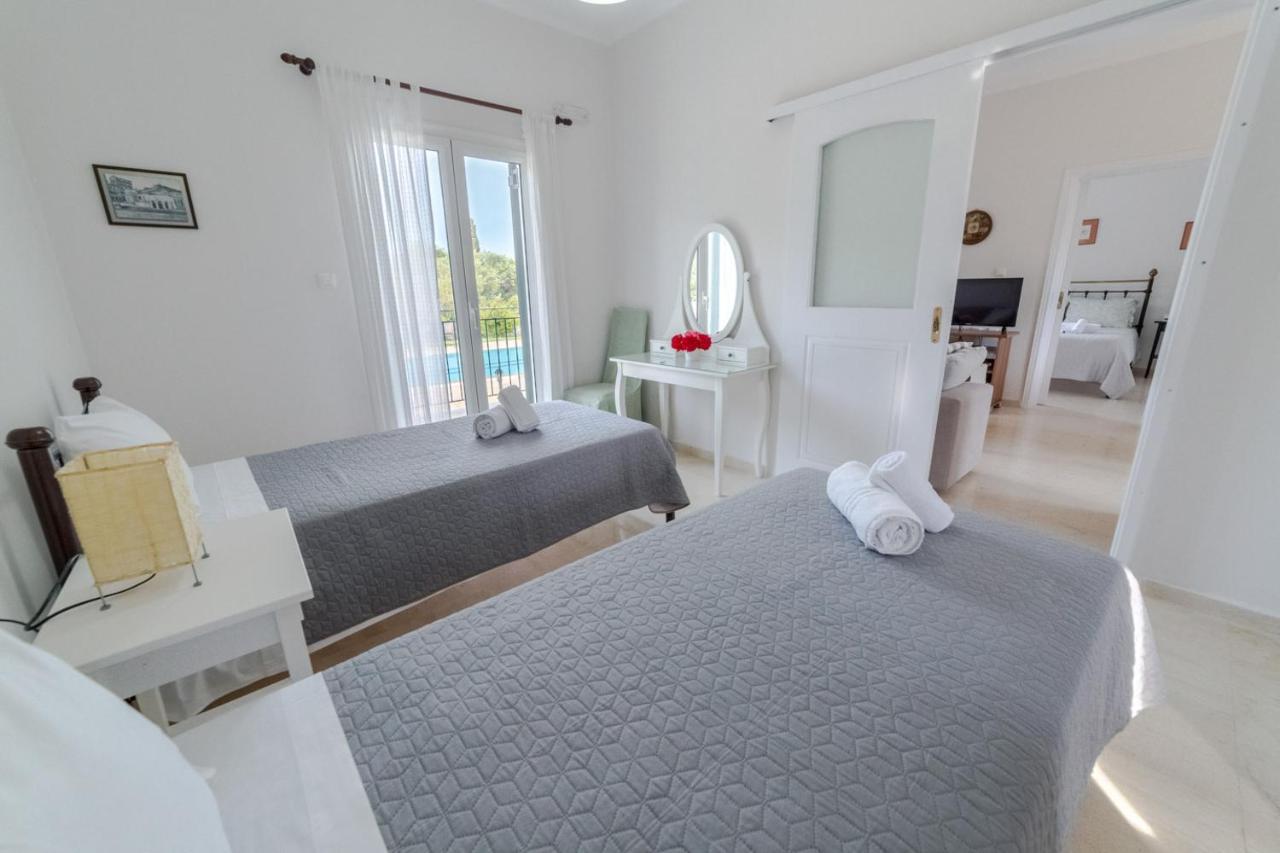 Villa Adonis Halikounas Exteriör bild