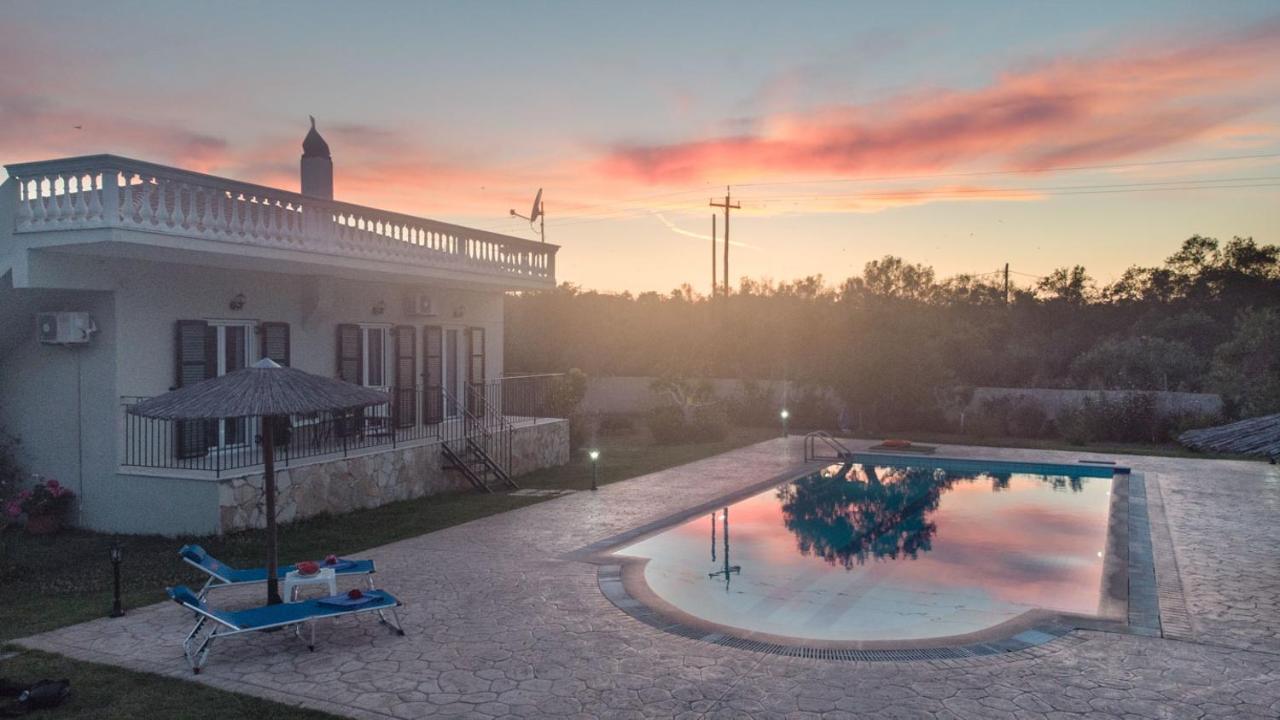 Villa Adonis Halikounas Exteriör bild